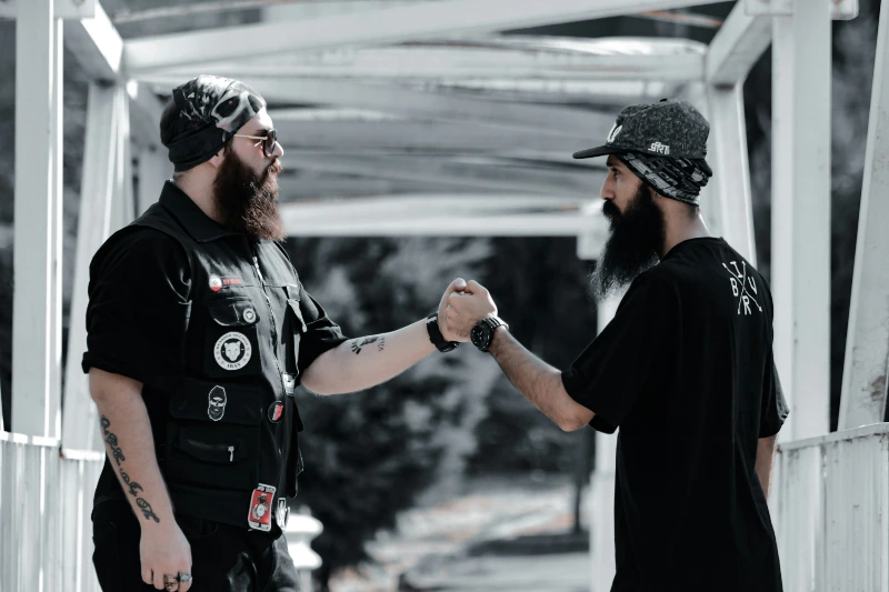 Handshaking jako symbol budowania relacji biznesowych w B2B